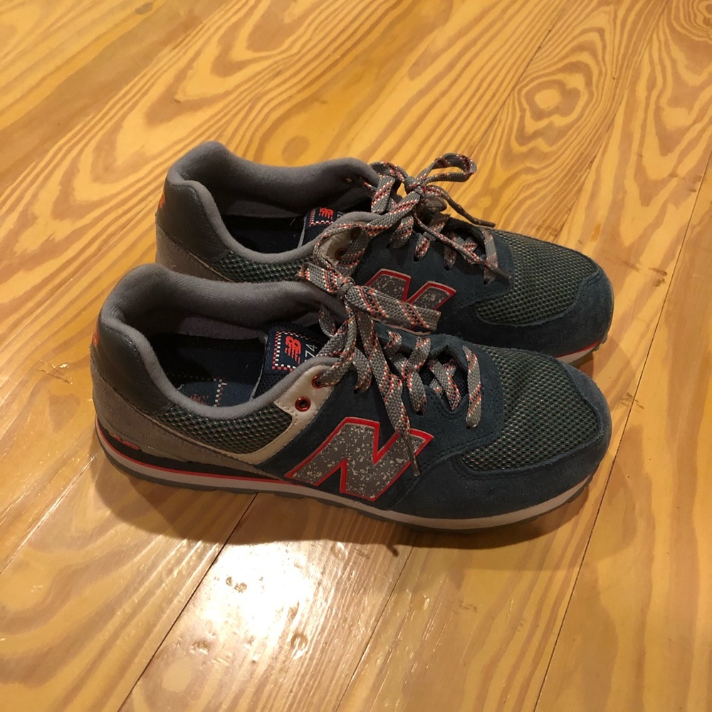 Boys size 6 574 New Balance